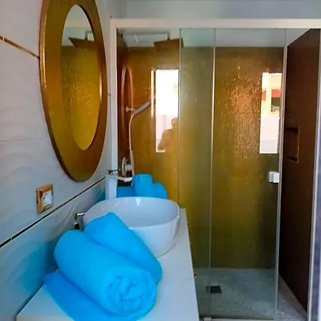 Mes 5 Bijoux 3* Арона